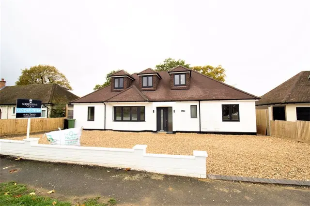 Photo 2 — Kennel Lane Fetcham, Leatherhead KT22 9PR