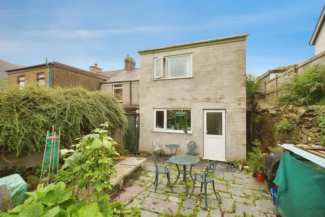 Well Street, Caernarfon, LL55, photo 2
