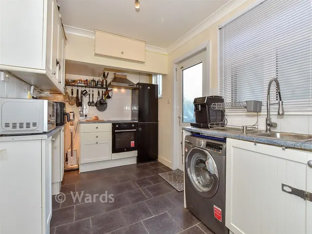 Queens Road, Aylesham, CT3, photo 2