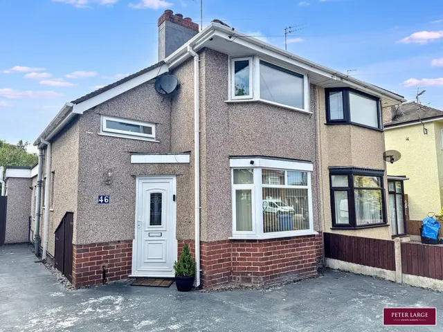 Weaver Avenue, Rhyl, Denbighshire, LL18 4HN, photo 1