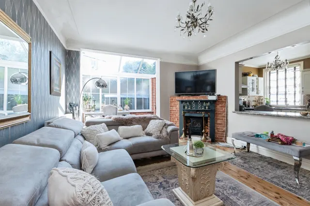St. Albans Crescent, Bournemouth, BH8, photo 3
