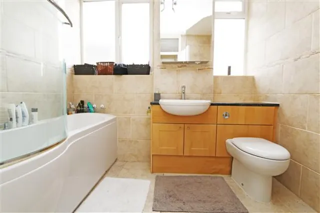 Grosvenor Court, Putney, photo 3