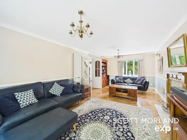 Photo 3 — Clere Gardens, Chineham, RG24 8LZ