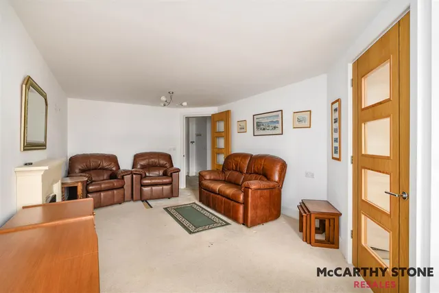 High Street, Ongar, CM5, photo 2