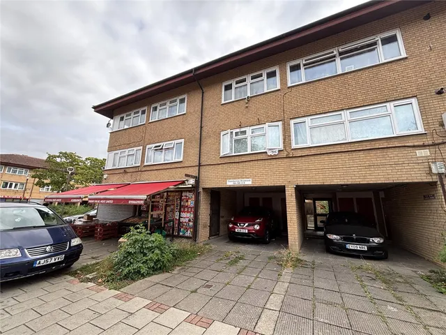 Conniburrow Boulevard, Conniburrow, MK14