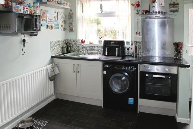 Greencroft, Clifton, NG11, photo 2