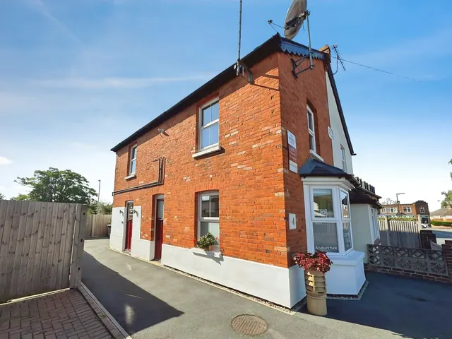 Watchetts Road, Camberley, GU15, photo 1
