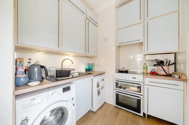 Clandon Road, Guildford, GU1, photo 3