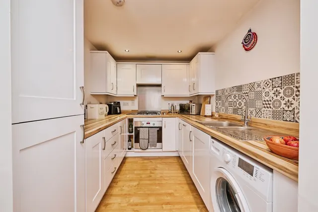 Buttercup Avenue, St. Neots, PE19, photo 3
