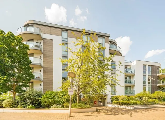 Clayponds Lane, Brentford, TW8, photo 1