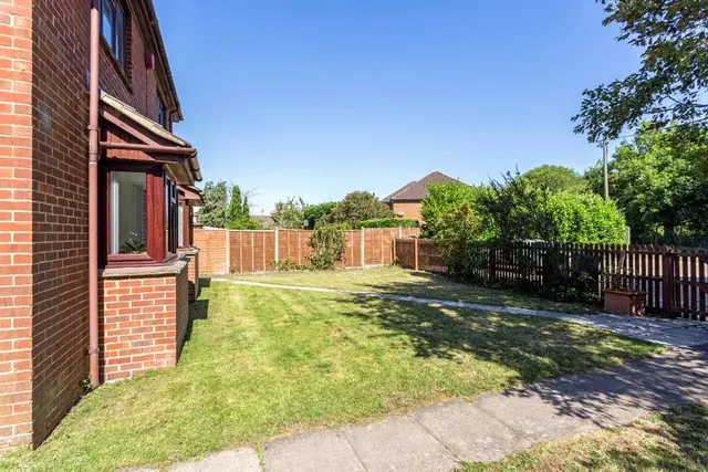 South Road, Ash Vale, Surrey, GU12 5AP, photo 1
