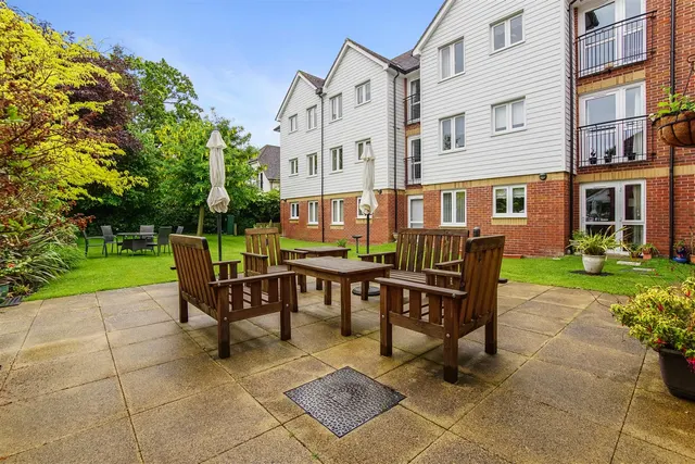 Penlee Close, Edenbridge, TN8, photo 1