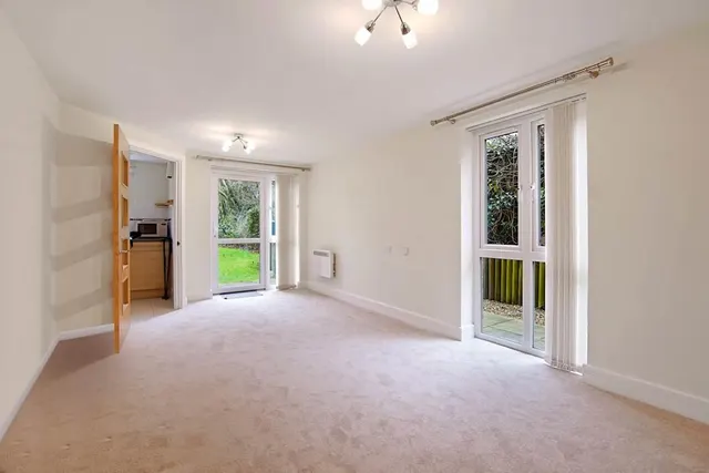 Penlee Close, Edenbridge, TN8, photo 2