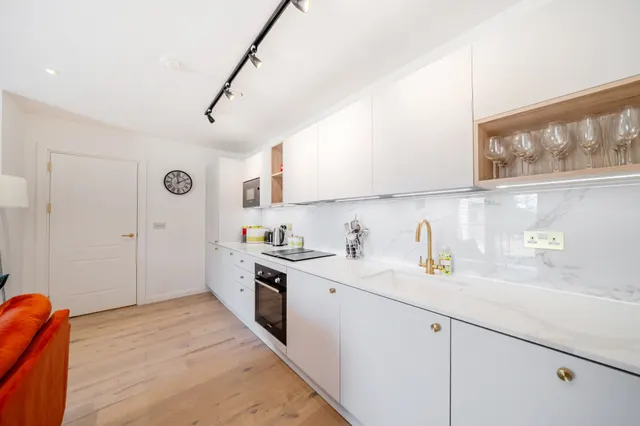 Ashley Road, Epsom, KT18, photo 2