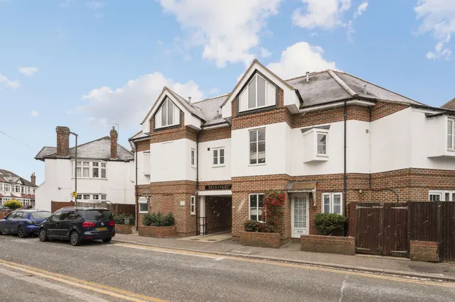 Cannon Close, Raynes Park, SW20, photo 1