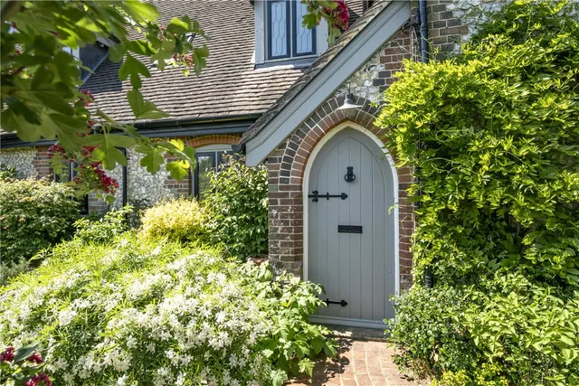Woodlands, Bramdean, SO24, photo 2