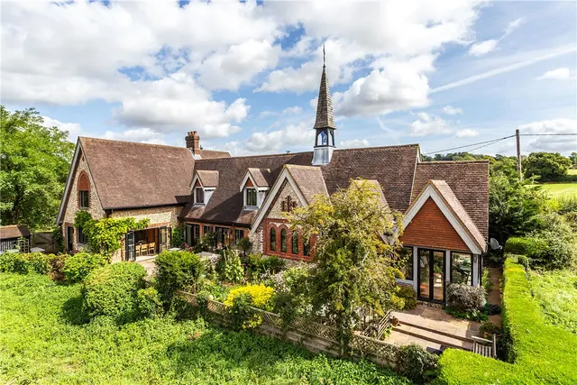Woodlands, Bramdean, SO24, photo 1
