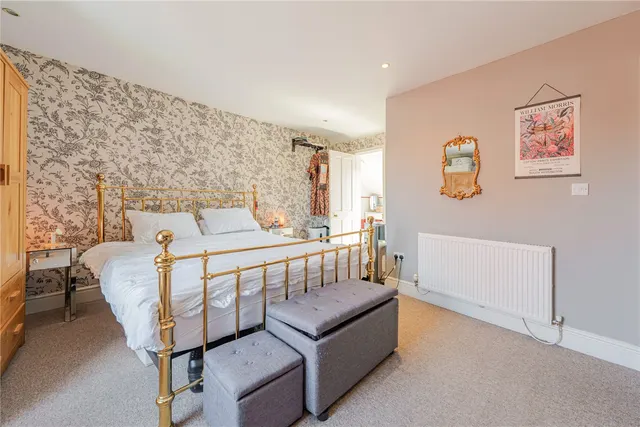 Photo 2 — Saltisford, Warwick, Warwickshire, CV34