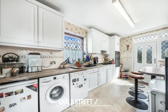 Photo 2 — Lee Gardens Avenue, Hornchurch, RM11 3BA