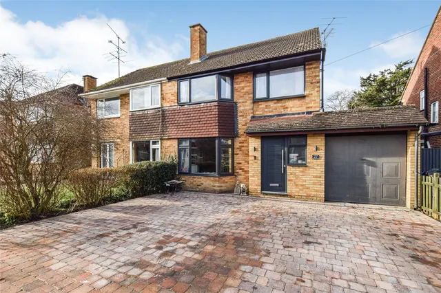 Blunden Road, Farnborough, Hampshire, GU14 8QL, photo 1