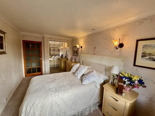 Filey Road, South Cliff, YO11, photo 3