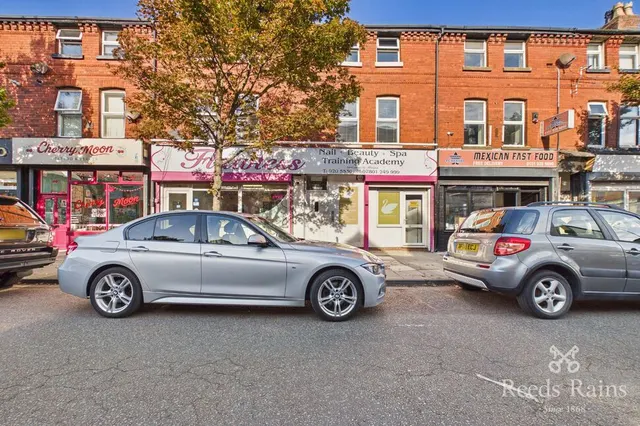 St. Johns Road, Waterloo, L22, photo 1