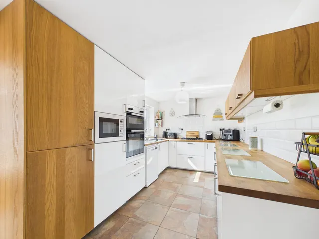 Pontymason Court, Newport, NP10, photo 3