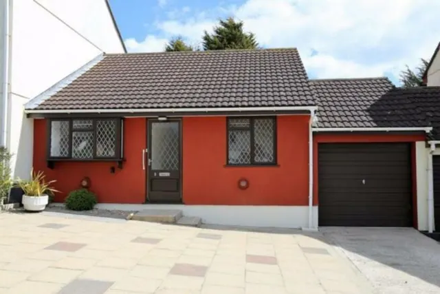 Davey's Close, photo 1