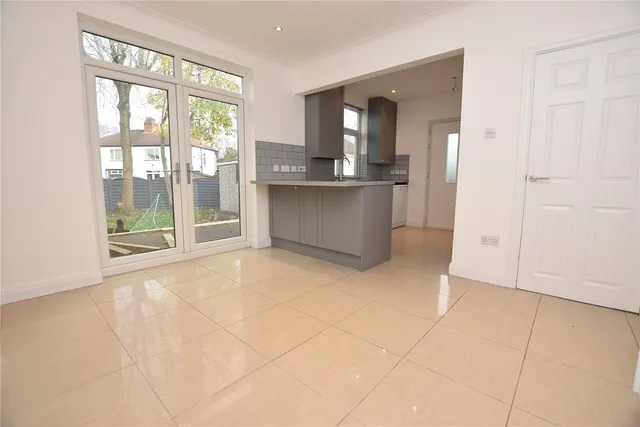King Lane, Moortown, LS17, photo 1