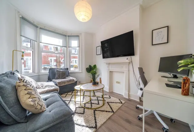 Weybourne Street, London, SW18, photo 1