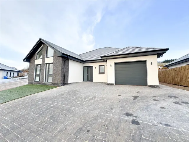 Bertram Avenue, Kersewell, Carnwath, ML11 8TB, photo 1