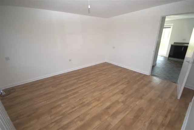 Photo 3 — Shillingford Road, Manchester, M18 7TN