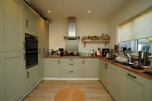 Windmill Crescent, East Leake, LE12, photo 3