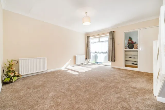 Moreton Avenue, TW7, photo 2