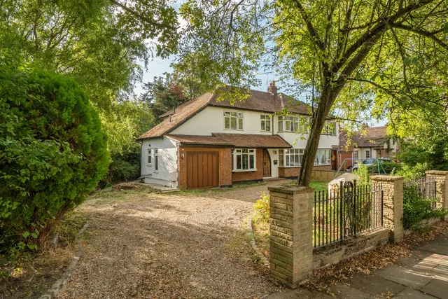 Frays Avenue, West Drayton, UB7, photo 2
