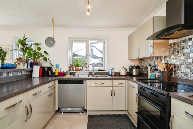 Photo 2 — Causeway Close, Brockdish, Diss