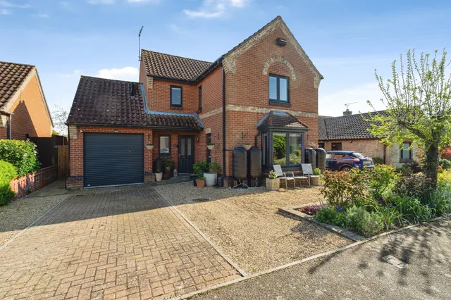 Causeway Close, Brockdish, Diss, photo 1