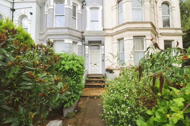 Carisbrooke Road, St. Leonards-On-Sea, photo 1
