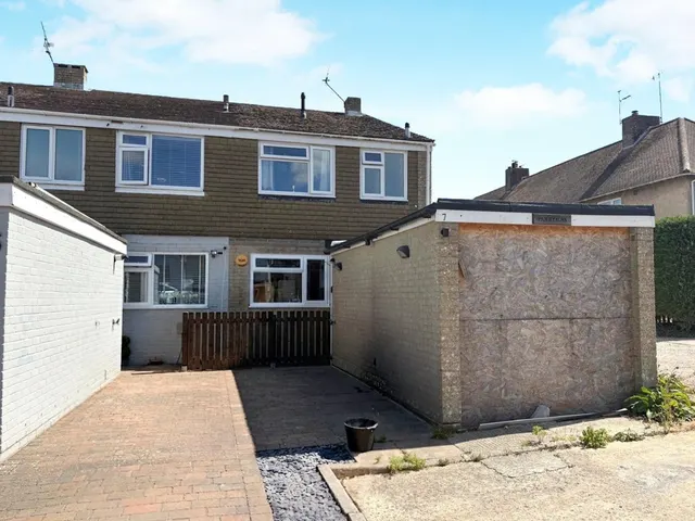 Angmering, BN16, photo 1