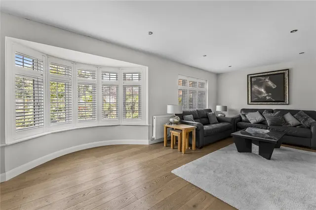 Old Acre, West End, GU24, photo 3