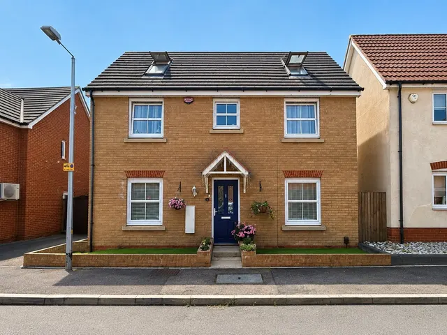 Cardinal Road, Chafford Hundred, Grays, Essex, RM16, photo 1