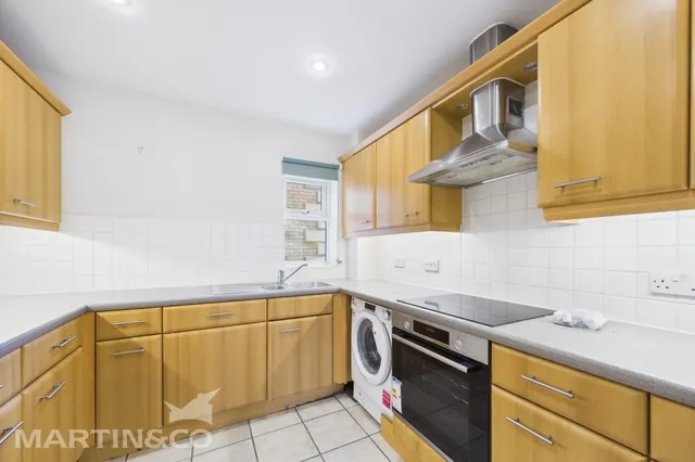 Photo 3 — KnightsBridge Court, Tunbridge Wells, TN1