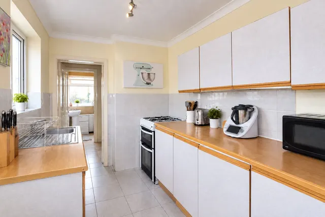 Portugal Road, Woking, GU21, photo 2