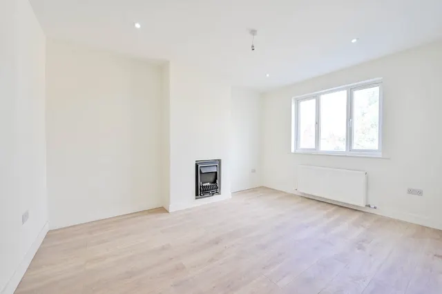 415a Kingston Road, London, photo 1