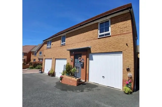 Photo 3 — St. Wilfred Drive, East Cowes