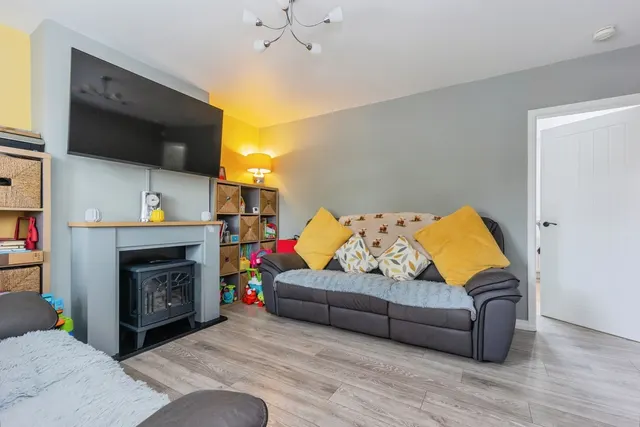 Smallshaw Lane, Ashton-under-Lyne, OL6, photo 3