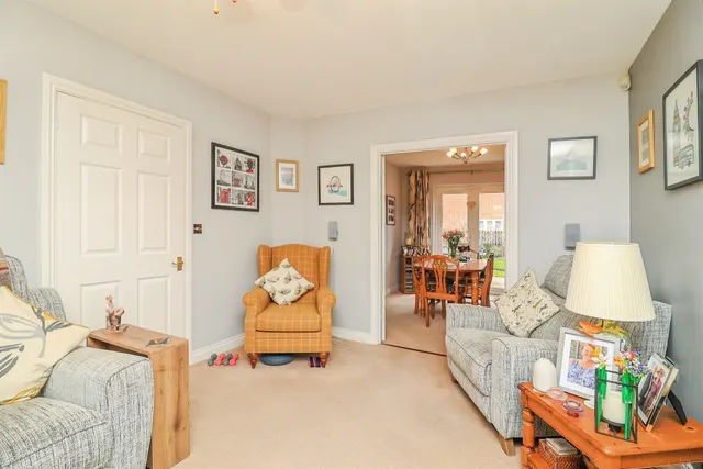 Photo 2 — Beaumont Road, Flitwick, Bedford