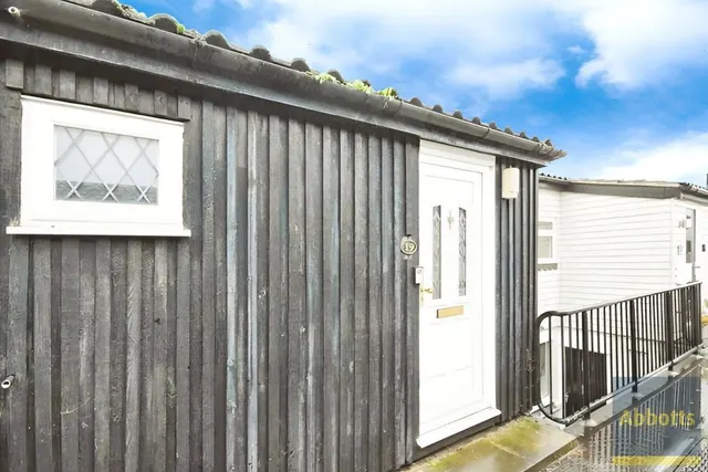 Whitcroft, Langdon Hills, Basildon, Essex, SS16, photo 1