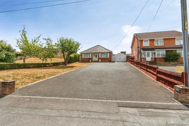 Fair Oak Road, Bishopstoke, SO50, photo 1
