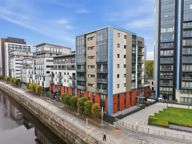 Meadowside Quay Walk, Glasgow Harbour, G11, photo 1